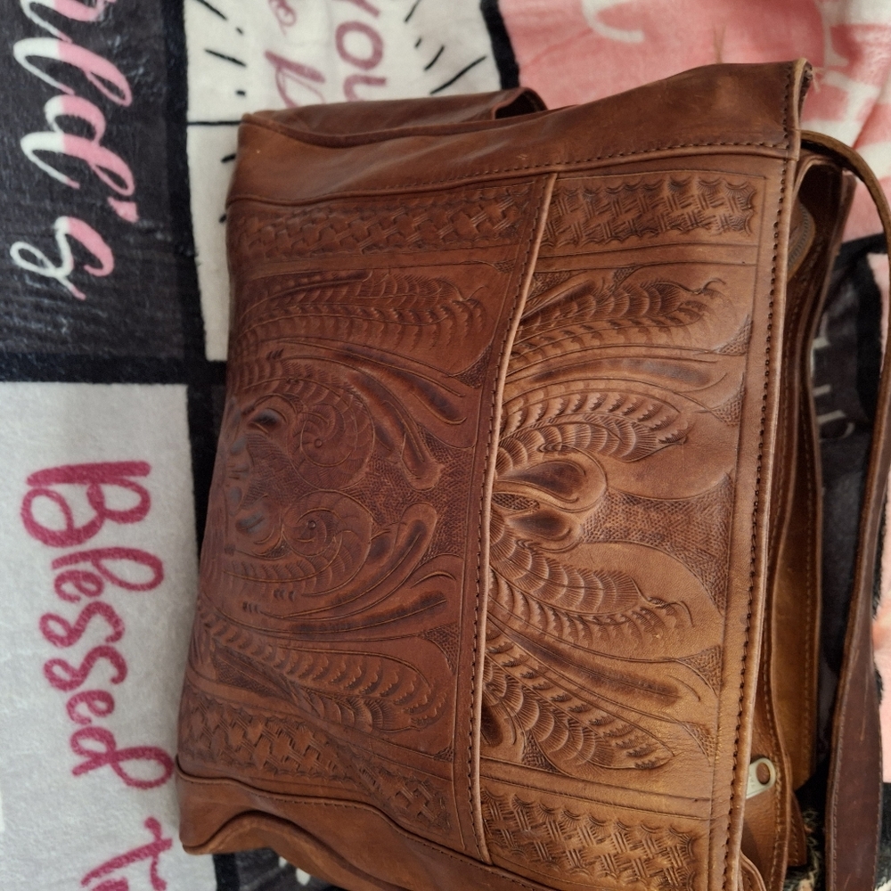 TEXIAN LEATHERS BRAND Brown Tooled Leather Shoulder Bag - Picture 6 of 7
